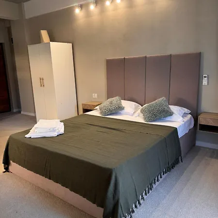 Bella Studio-only Adults 招待所 3*