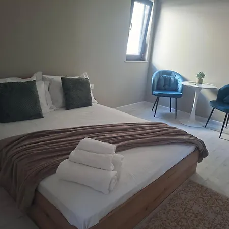 Bella Studio-only Adults Penzion 3*