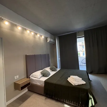 Bella Studio-only Adults كوستِنيست